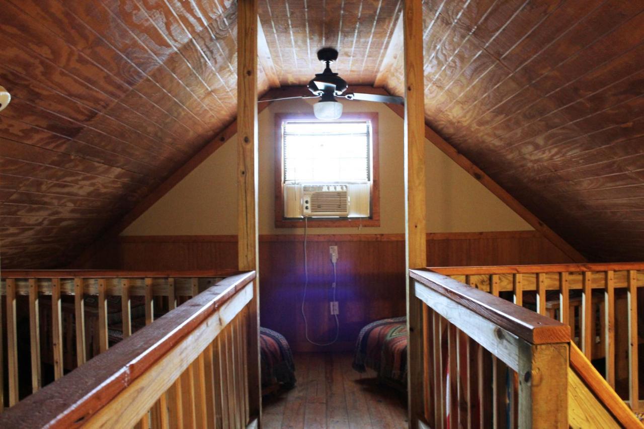 Berry Creek Cabins Bed and Breakfast Isabel Exterior foto