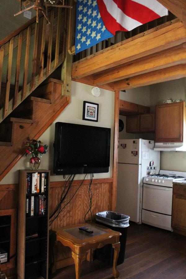 Berry Creek Cabins Bed and Breakfast Isabel Exterior foto