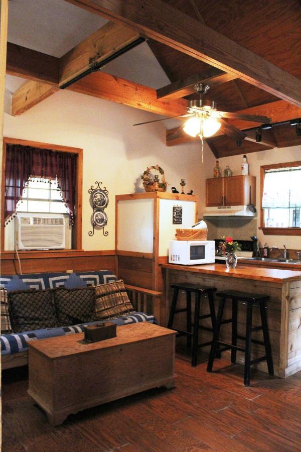 Berry Creek Cabins Bed and Breakfast Isabel Exterior foto