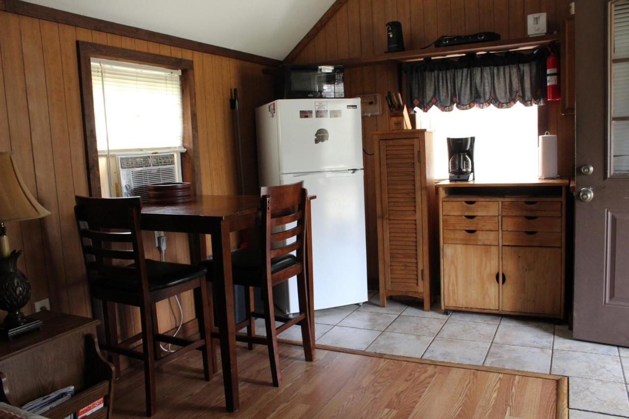 Berry Creek Cabins Bed and Breakfast Isabel Exterior foto